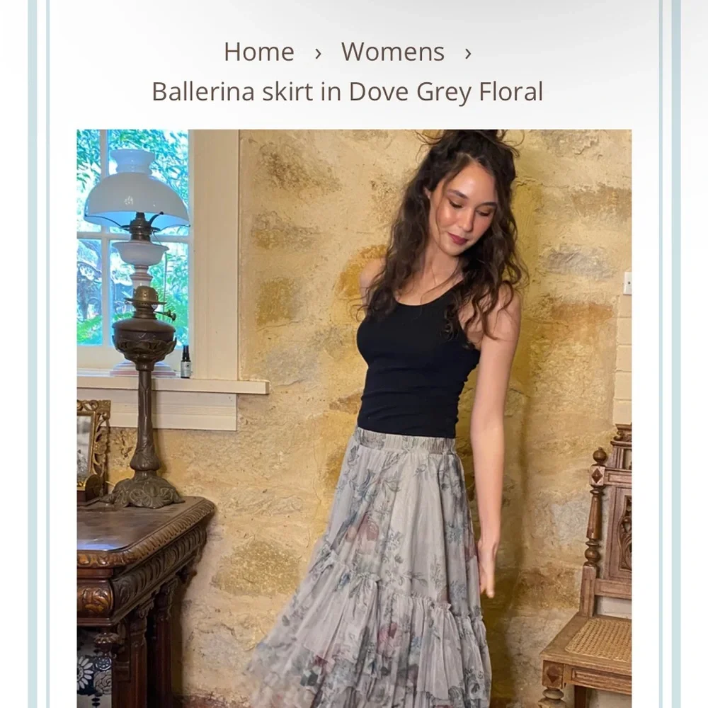 A fun flirty triple ballerina style skirt - Picture 2 of 7